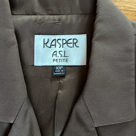 KasperASL Skirt Suit 10P.Fall color yet good forall seasons.Excellent condition. - Picture 2 of 10